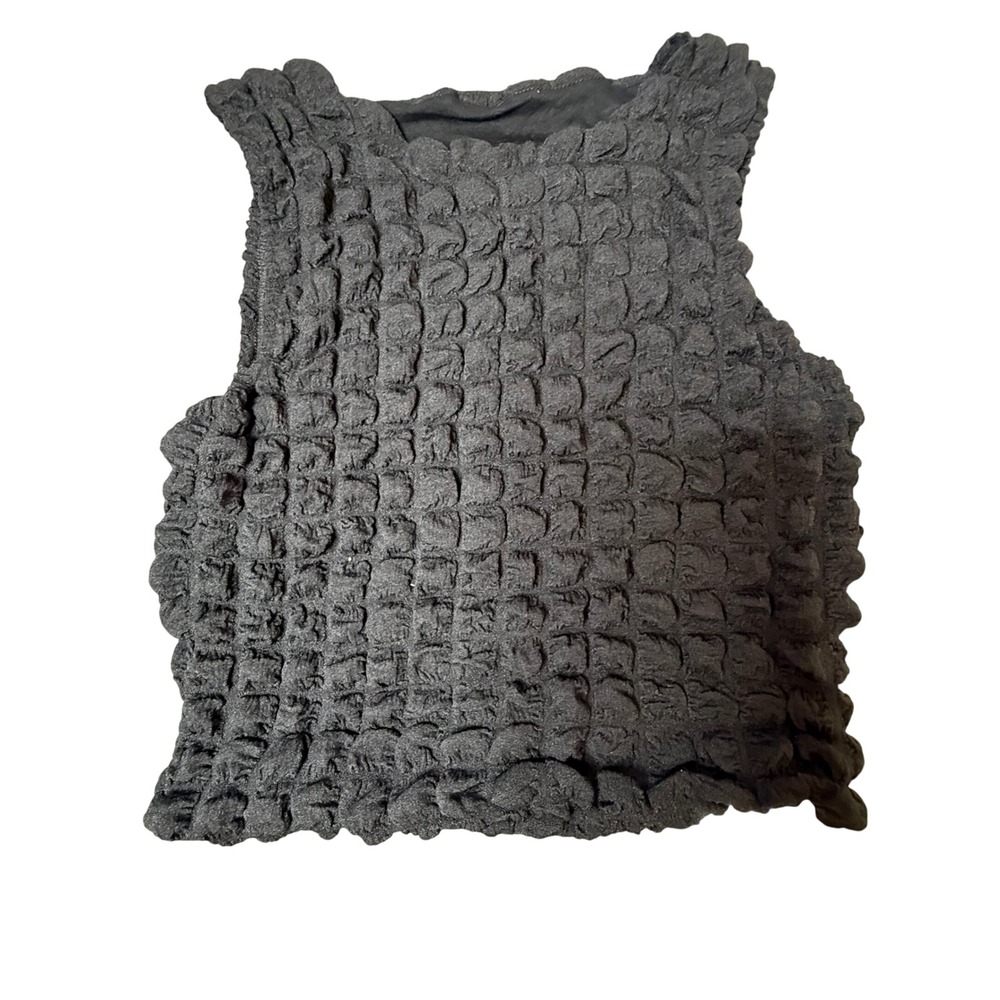 CHYRII Black Textured Sleeveless Crop Top Trendy Popcorn Tank‎